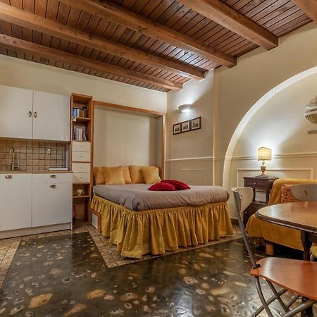 Piazza Navona Cozy And Central Studio Рим Екстериор снимка